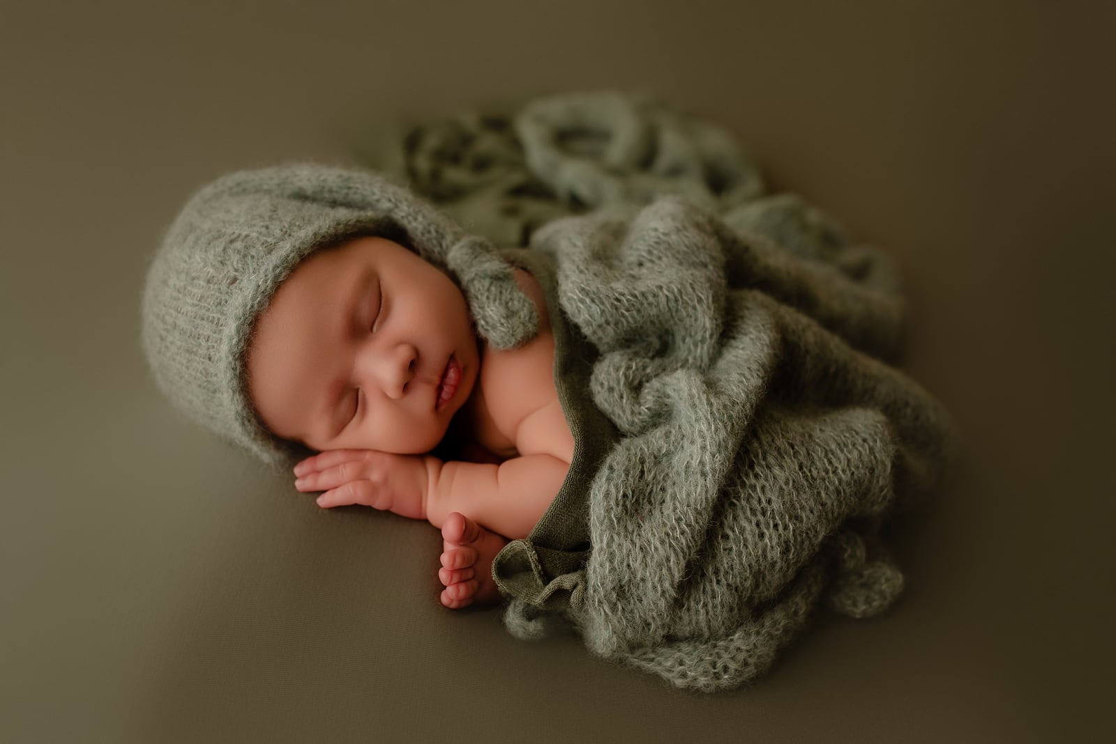 Newborn portrait 32 from Shanna-Kaye's newborn gallery